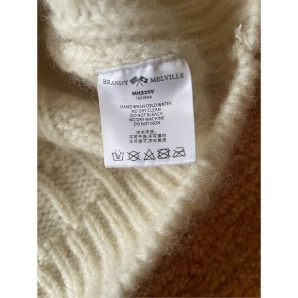 BRANDY ♥️MELVILLE Wool Unisex Sweater - Picture 3 of 7